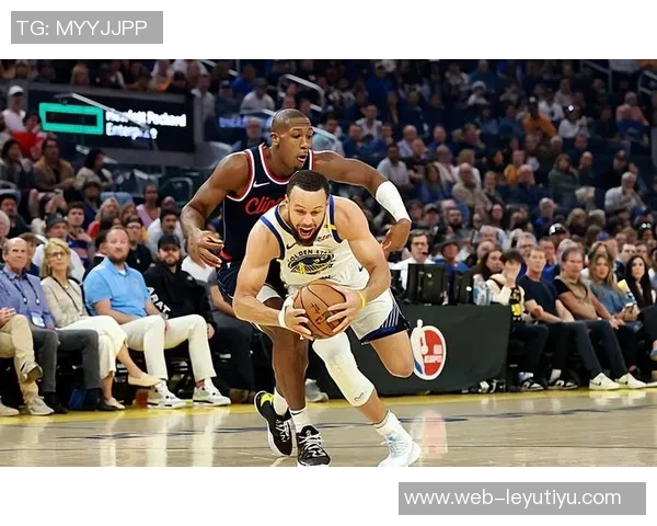 尽管三分球失准大球依然贡献7篮板5助攻展现全能表现 尽管三分球失准大球依然贡献7篮板5助攻展现全能表现