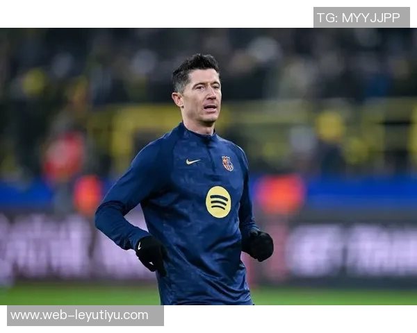 莱万感慨黄老板新专辑印在国家德比球衣上意义非凡