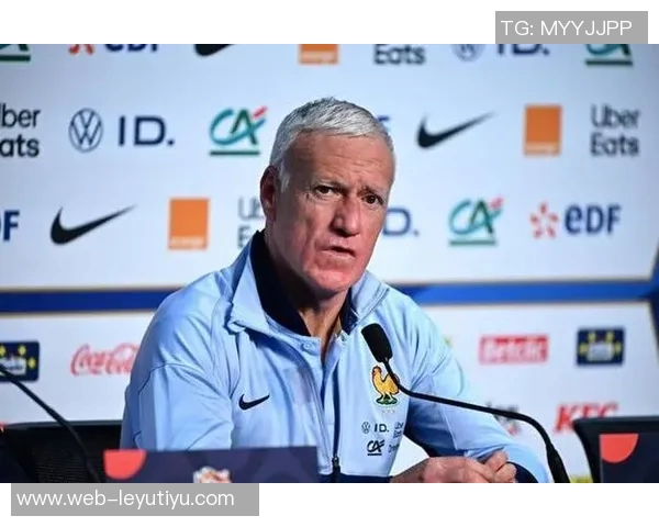 德尚调侃科曼在沙特联赛踢球假期生活引发关注