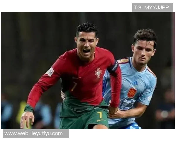 C罗40岁后依然状态火热本赛季已打入30球展现顶级实力 C罗40岁后依然状态火热本赛季已打入30球展现顶级实力