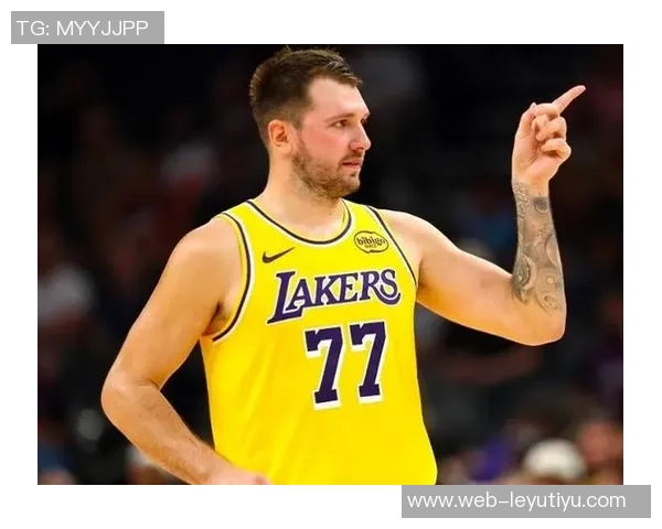 媒体人分析湖蜜对东契奇与华子态度差异如同恋爱关系中的偏见与期待 媒体人分析湖蜜对东契奇与华子态度差异如同恋爱关系中的偏见与期待