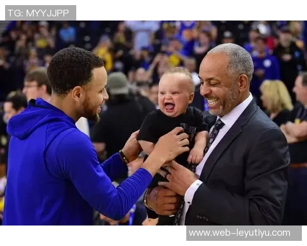 库里感慨黄蜂退役父亲球衣期待亲历这一历史时刻 库里感慨黄蜂退役父亲球衣期待亲历这一历史时刻